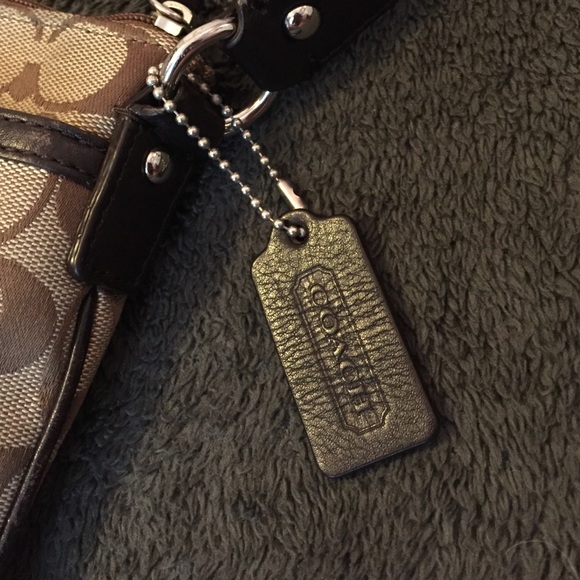 ❌SOLD❌ Coach Tan Crossbody Purse - Picture 3 of 4