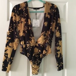 MISGUIDED velvet body suit