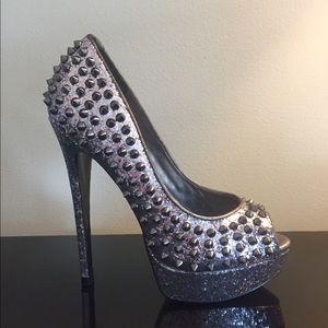 Steve Madden "Awwsome Pewter" Platform Heel