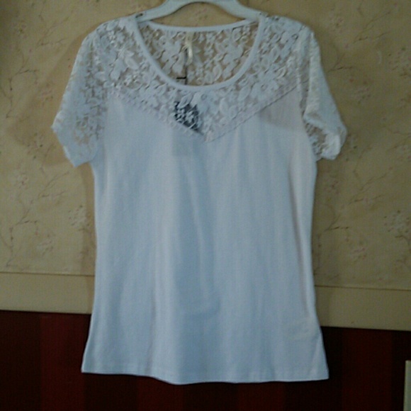 White top - Picture 2 of 3