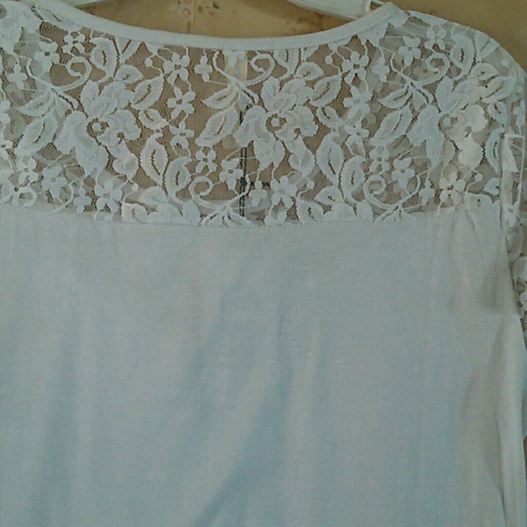 White top - Picture 3 of 3