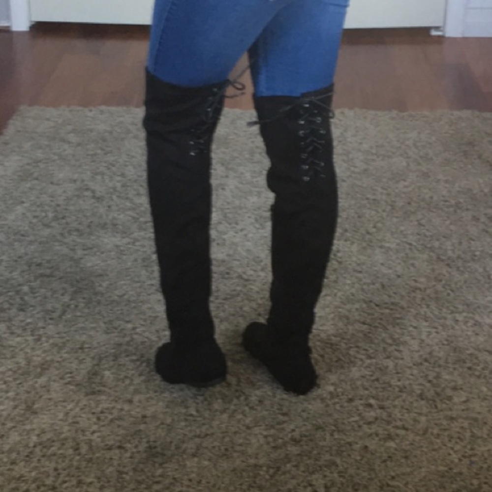 Black over the knee flat boots - Picture 4 of 4