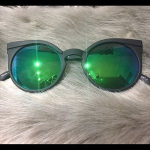 QUAY sunglasses