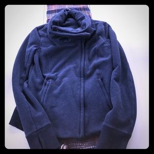 Lululemon convertible neck sweatshirt 10