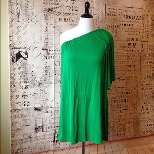 Type Z Green One Shoulder Dress