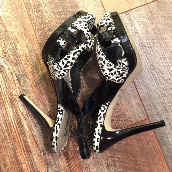 White House Black Market Stilettos Leopard Print - Picture 3 of 3