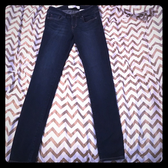 Abercrombie Dark awash Skinny Jeans!