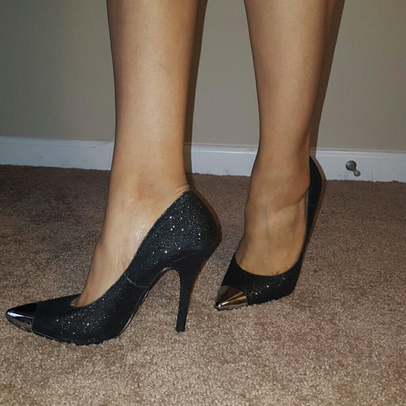 Silver Point Pumps