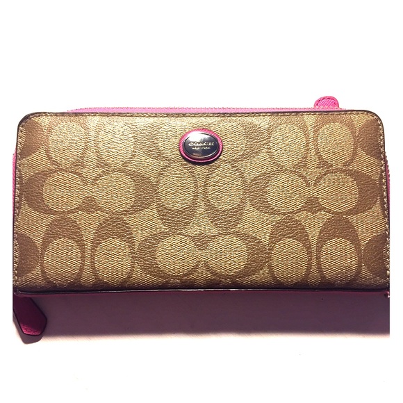 Coach Wallet Signature print