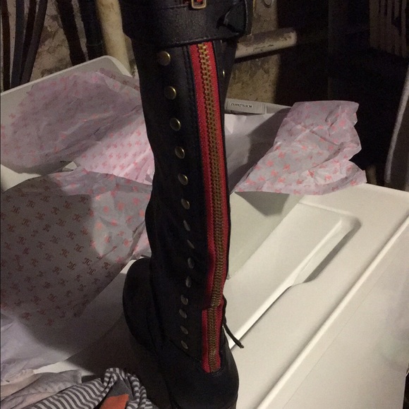 Boots - Picture 2 of 2