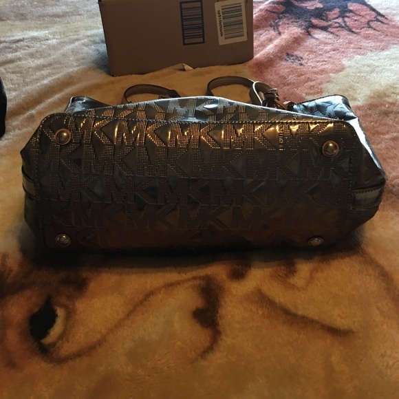 Sold - Picture 2 of 4