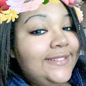 Meet your Posher, Alexis