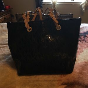 Michael kor jet set handbag