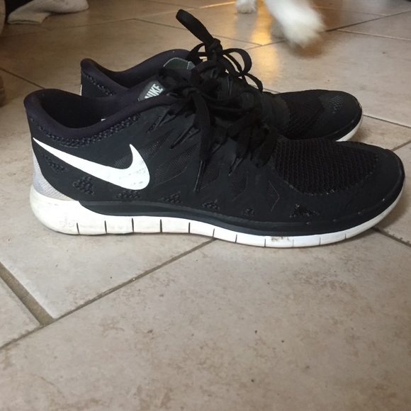 Nike Shoes - Nike Free Run 5.0