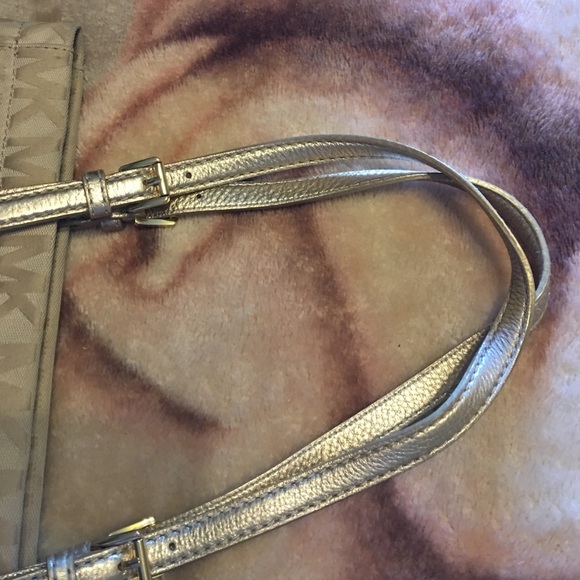 Sold Michael Kor handbag - Picture 2 of 4