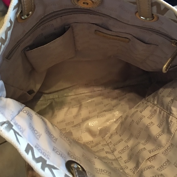 Sold Michael Kor handbag - Picture 3 of 4
