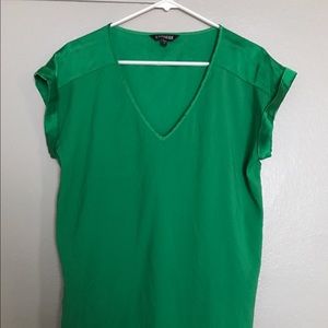 Green short sleeve express shirt