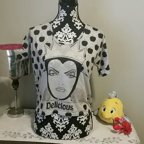 Evil Queen Delicious poison apple crop top - Picture 1 of 3