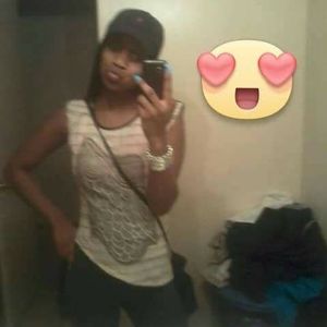 Meet your Posher, Shana