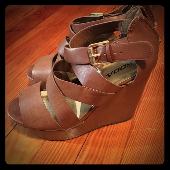 Strappy wedges - Picture 1 of 3