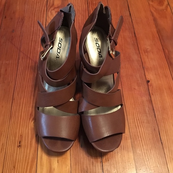 Strappy wedges - Picture 2 of 3