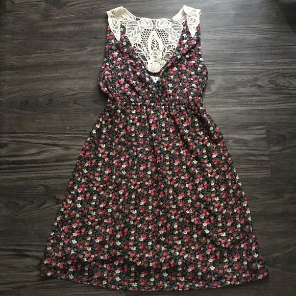 Forever 21 Floral Lace Dress