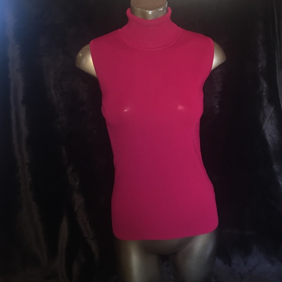 Red turtleneck tank