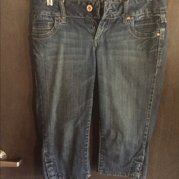 Dark blue capris