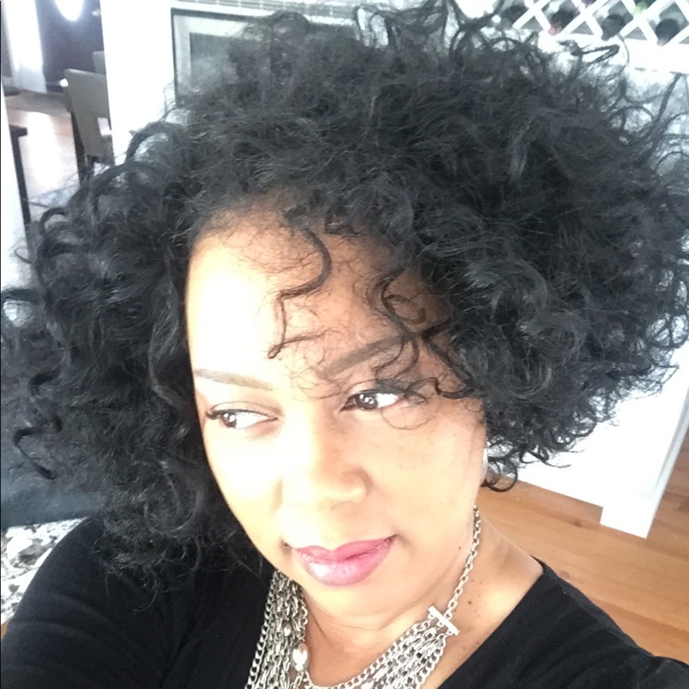 Meet your Posher, Lisa