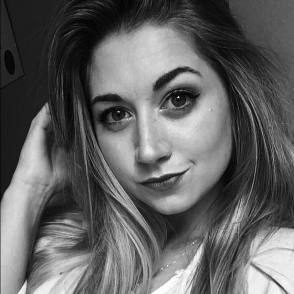 Meet your Posher, Marlee - Picture 2 of 2