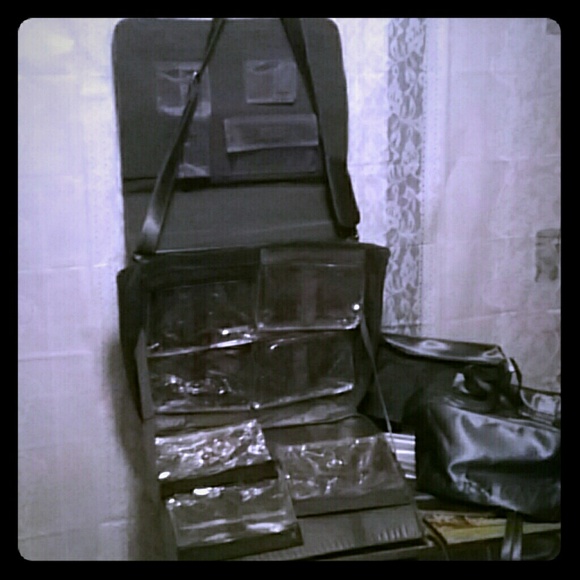 3 pc "Mary Kay " inbose professional carriers