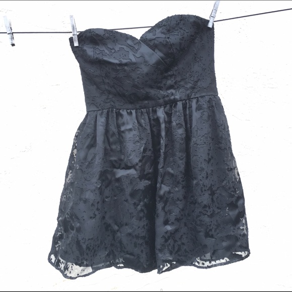 Sweetheart Lace Mini Dress - Picture 4 of 4