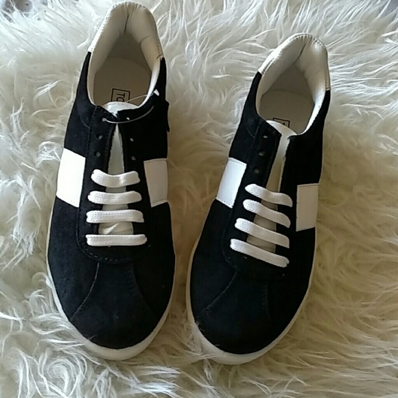 Topshop Shoes - Topshop caper leather sneakers
