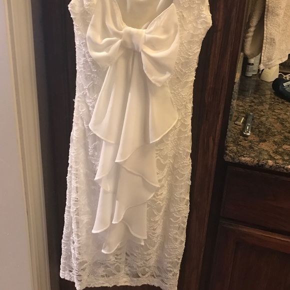 Elegant white dress!