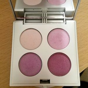 STILA EYE SHADOW QUAD