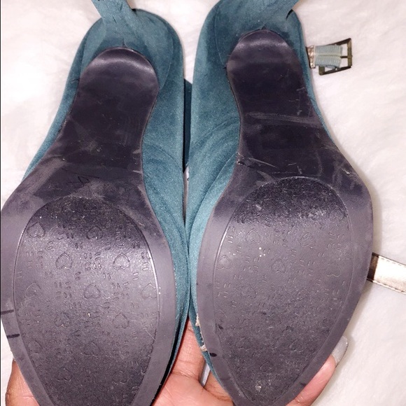 Emerald Green Suede Heels - Picture 4 of 4