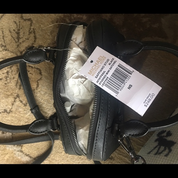 Trade for mk jet set tote with logo all over bag - Picture 2 of 4