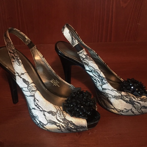 Lace Detailed Woman's Shoes