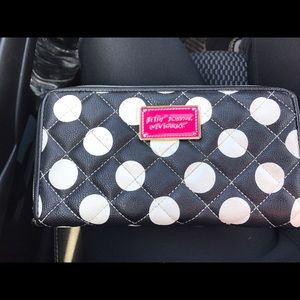 Betsey Johnson black and white wallet