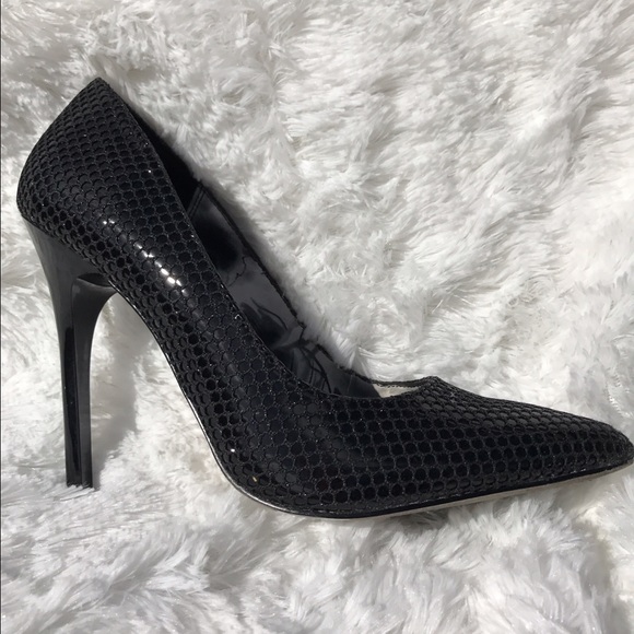 XOXO Black Pumps