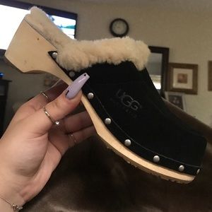 Black Ugg clogs with fur