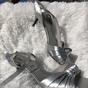 Fioni Night silver heel