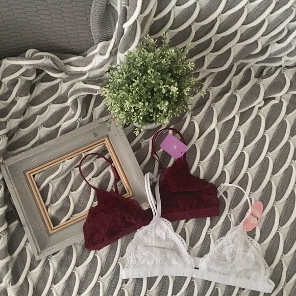 Lace Triangle Bralette - Picture 3 of 4