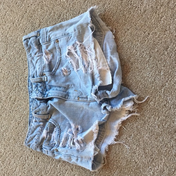 AMERICAN EAGLE DENIM SHORTS