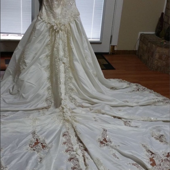 Wedding dress