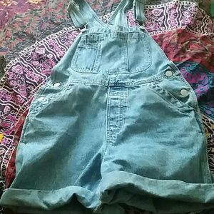 Short overalls