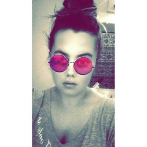 Meet your Posher, Erica