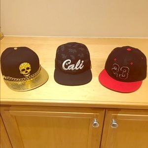 Fitted snapback hats 15 a piece adjustable