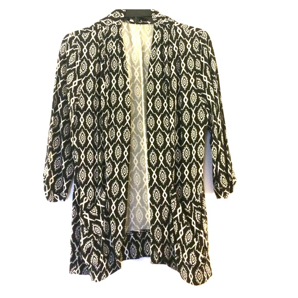 Light weight tribal pattern sweater/blazer
