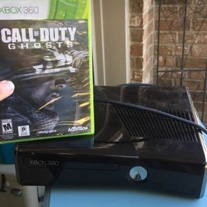Xbox 360 with all wires and free call of duty.